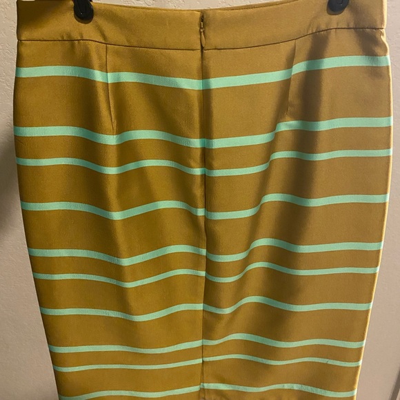 NWT J. Crew Pencil Skirt in Jacquard Stripe (8) - Picture 6 of 9